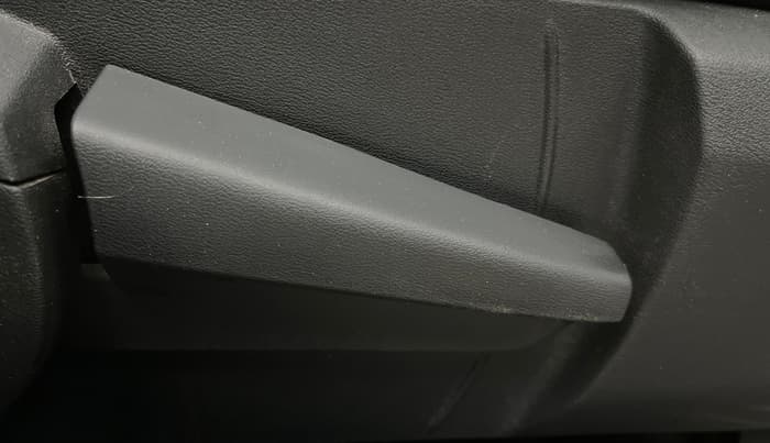 2021 Nissan MAGNITE XV PREMIUM TURBO (O), Petrol, Manual, 56,284 km, Driver Side Adjustment Panel