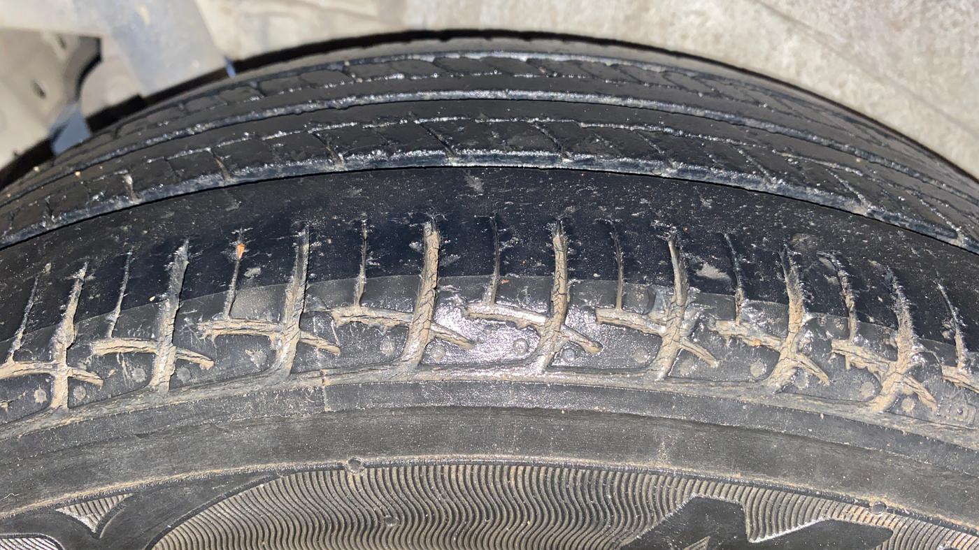 2014 Maruti Wagon R 1.0 VXI, Petrol, Manual, 81,790 km, Right Rear Tyre Tread