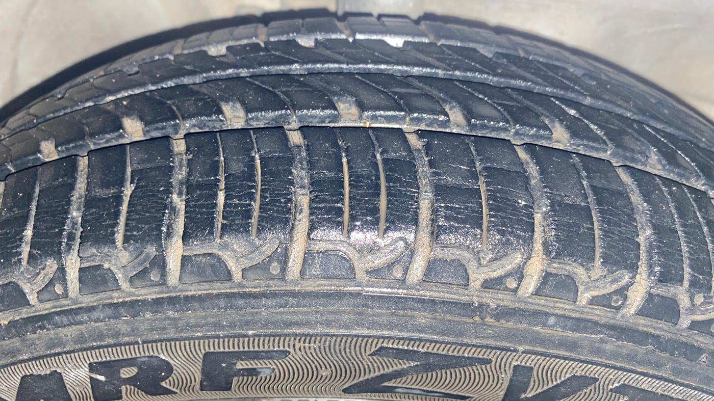 2014 Maruti Wagon R 1.0 VXI, Petrol, Manual, 81,790 km, Right Front Tyre Tread