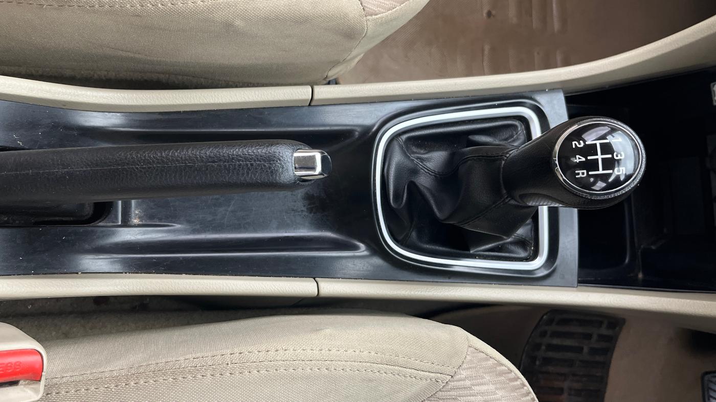 2018 Maruti Ciaz ZETA 1.5 SHVS MT PETROL, Petrol, Manual, 59,225 km, Gear Lever