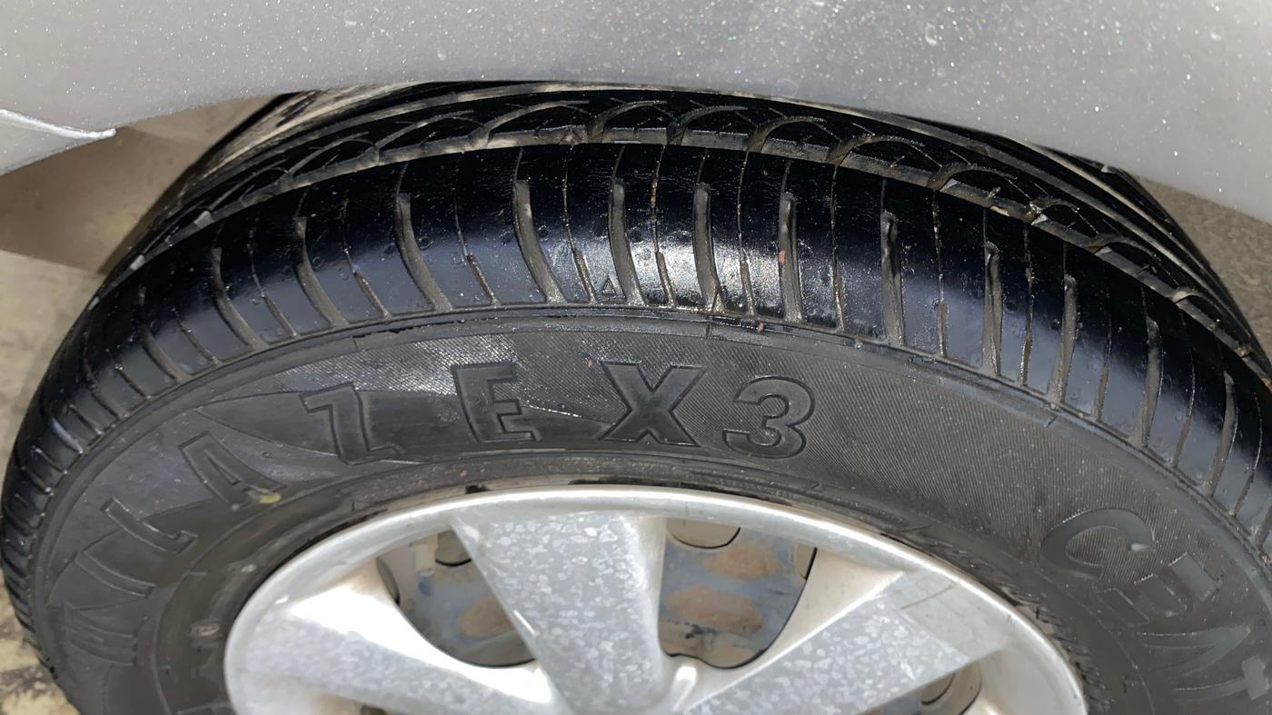 2013 Nissan Sunny XL, Petrol, Manual, 91,710 km, Right Rear Tyre Tread
