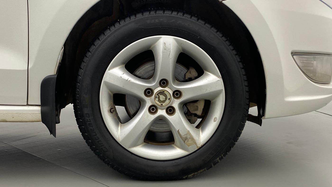 2012 Skoda Rapid ELEGANCE 1.6 MPFI MT, Petrol, Manual, 50,204 km, Right Front Wheel