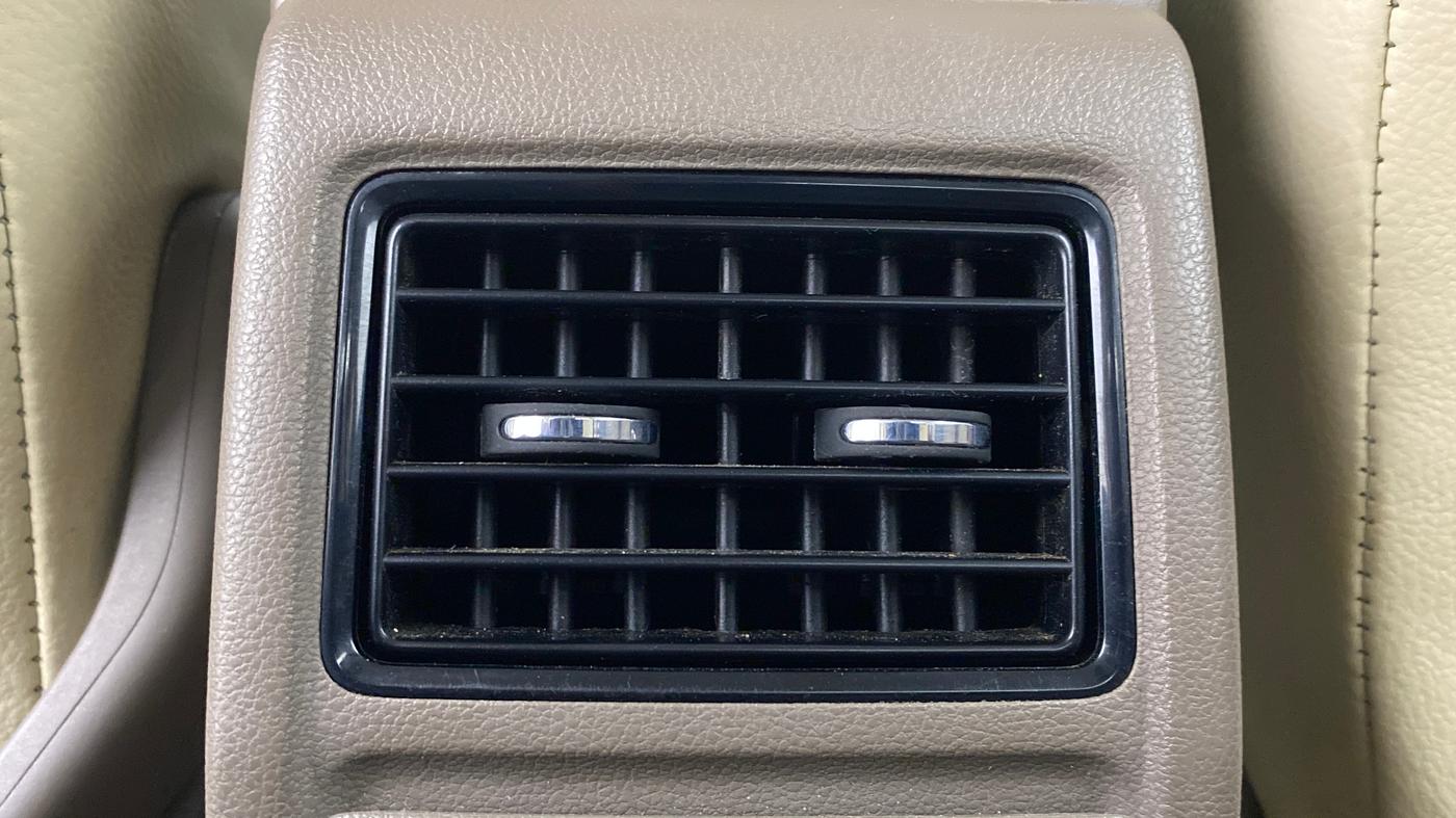 2012 Skoda Rapid ELEGANCE 1.6 MPFI MT, Petrol, Manual, 50,204 km, Rear AC Vents
