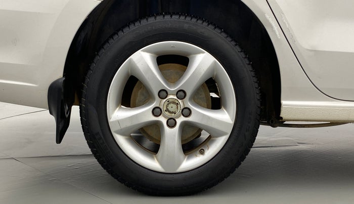 2012 Skoda Rapid ELEGANCE 1.6 MPFI MT, Petrol, Manual, 50,204 km, Right Rear Wheel