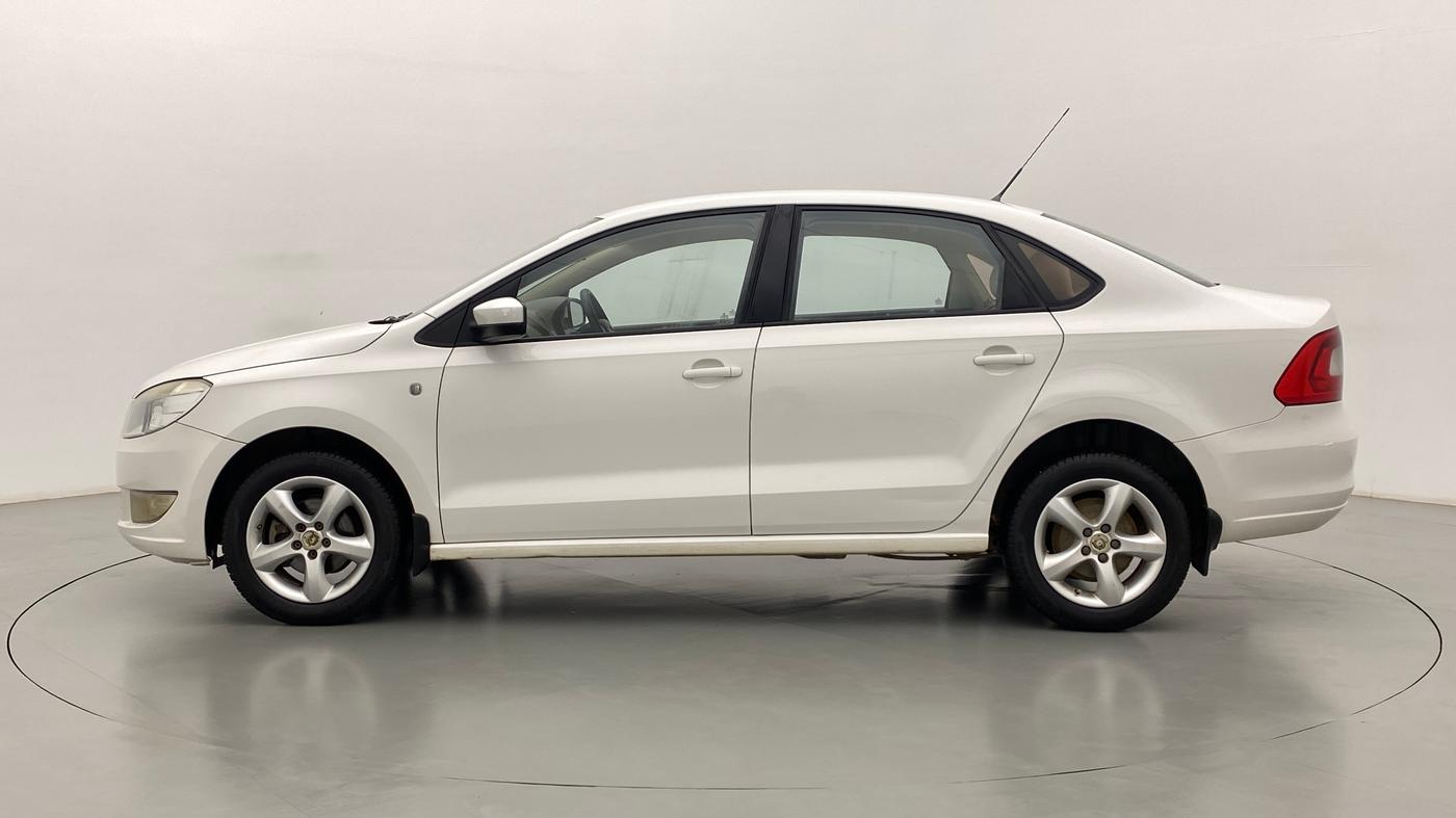 2012 Skoda Rapid ELEGANCE 1.6 MPFI MT, Petrol, Manual, 50,204 km, Left Side