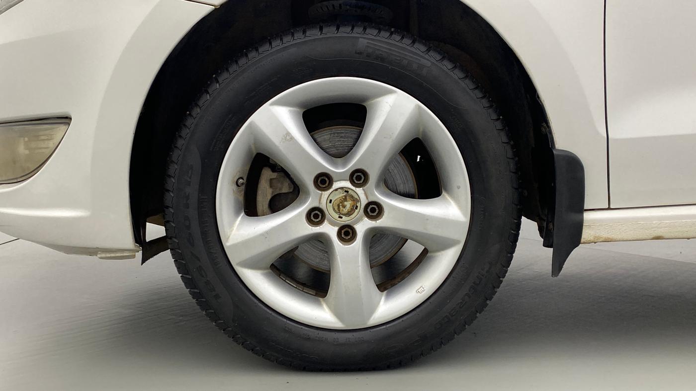2012 Skoda Rapid ELEGANCE 1.6 MPFI MT, Petrol, Manual, 50,204 km, Left Front Wheel