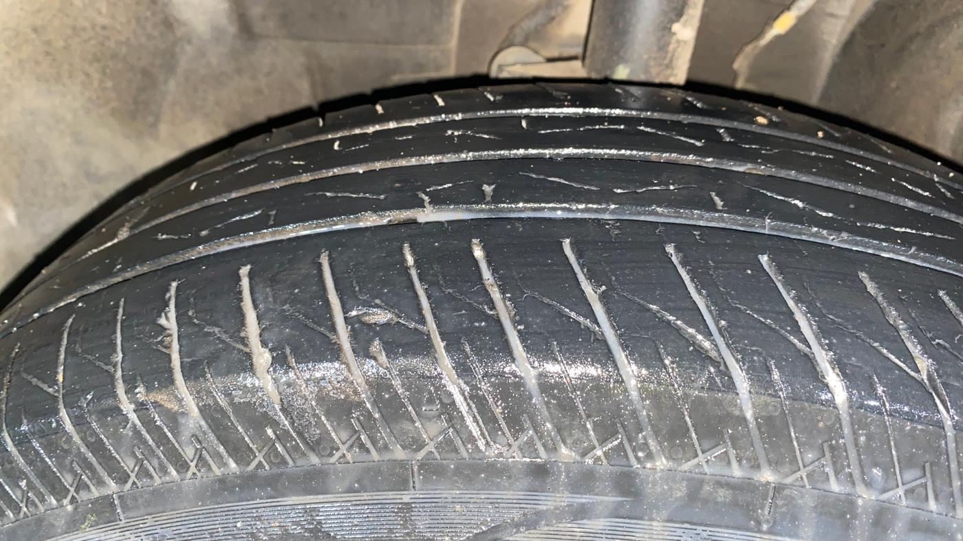 2023 Tata PUNCH ACCOMPLISHED MT CNG, CNG, Manual, 48,464 km, Left Front Tyre Tread