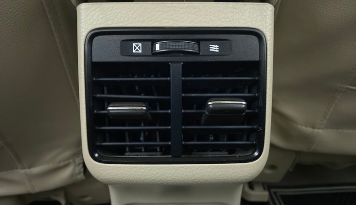 2016 Maruti Ciaz VDI+ SHVS, Diesel, Manual, 1,01,167 km, Rear AC Vents