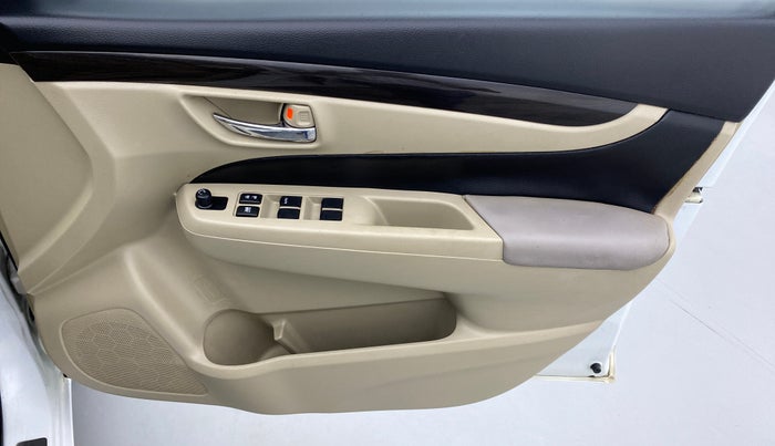 2016 Maruti Ciaz VDI+ SHVS, Diesel, Manual, 1,01,167 km, Driver Side Door Panels Control