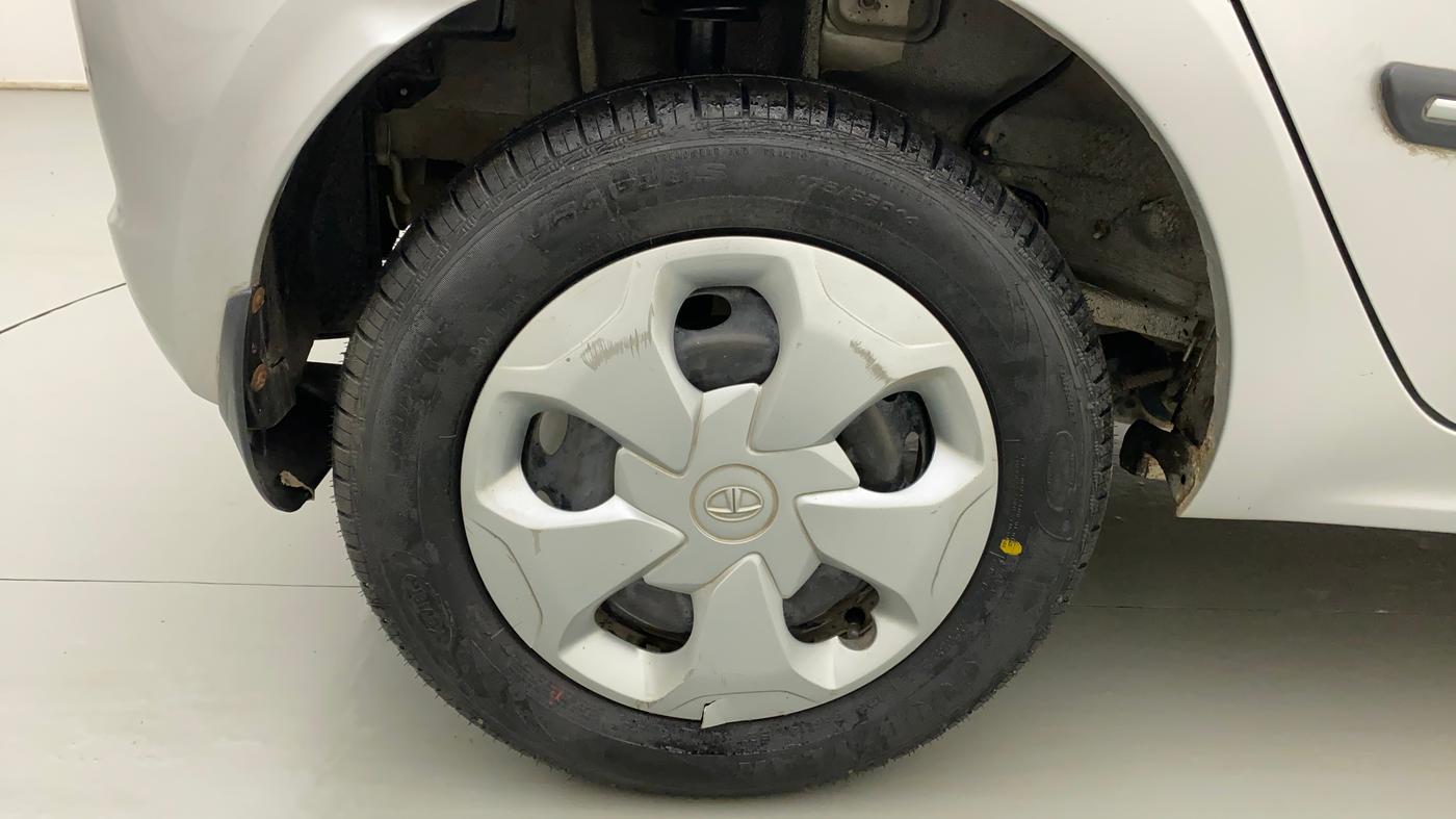 2019 Tata Tiago XT DIESEL, Diesel, Manual, 74,750 km, Right Rear Wheel