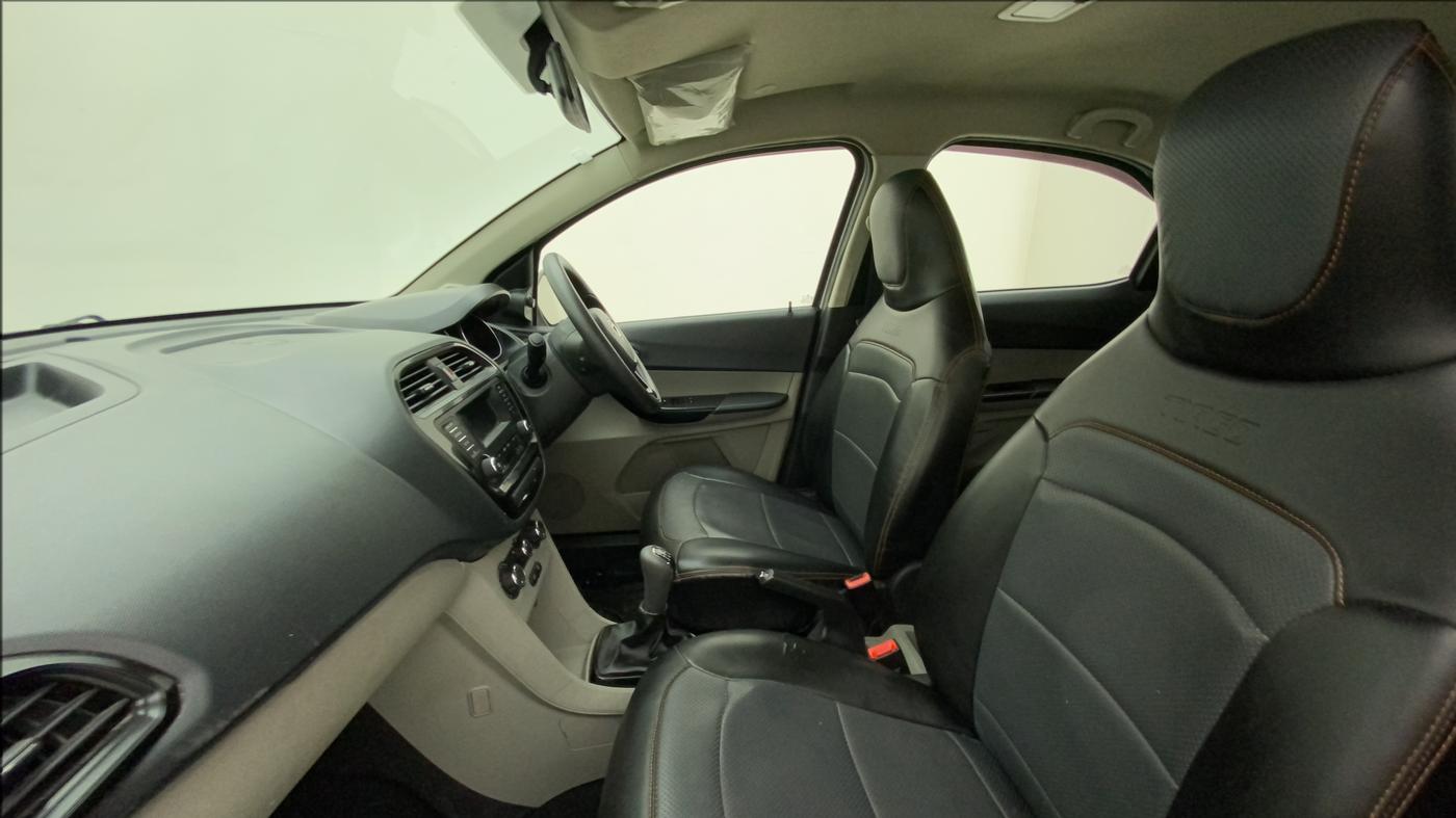 2019 Tata Tiago XT DIESEL, Diesel, Manual, 74,750 km, Right Side Front Door Cabin