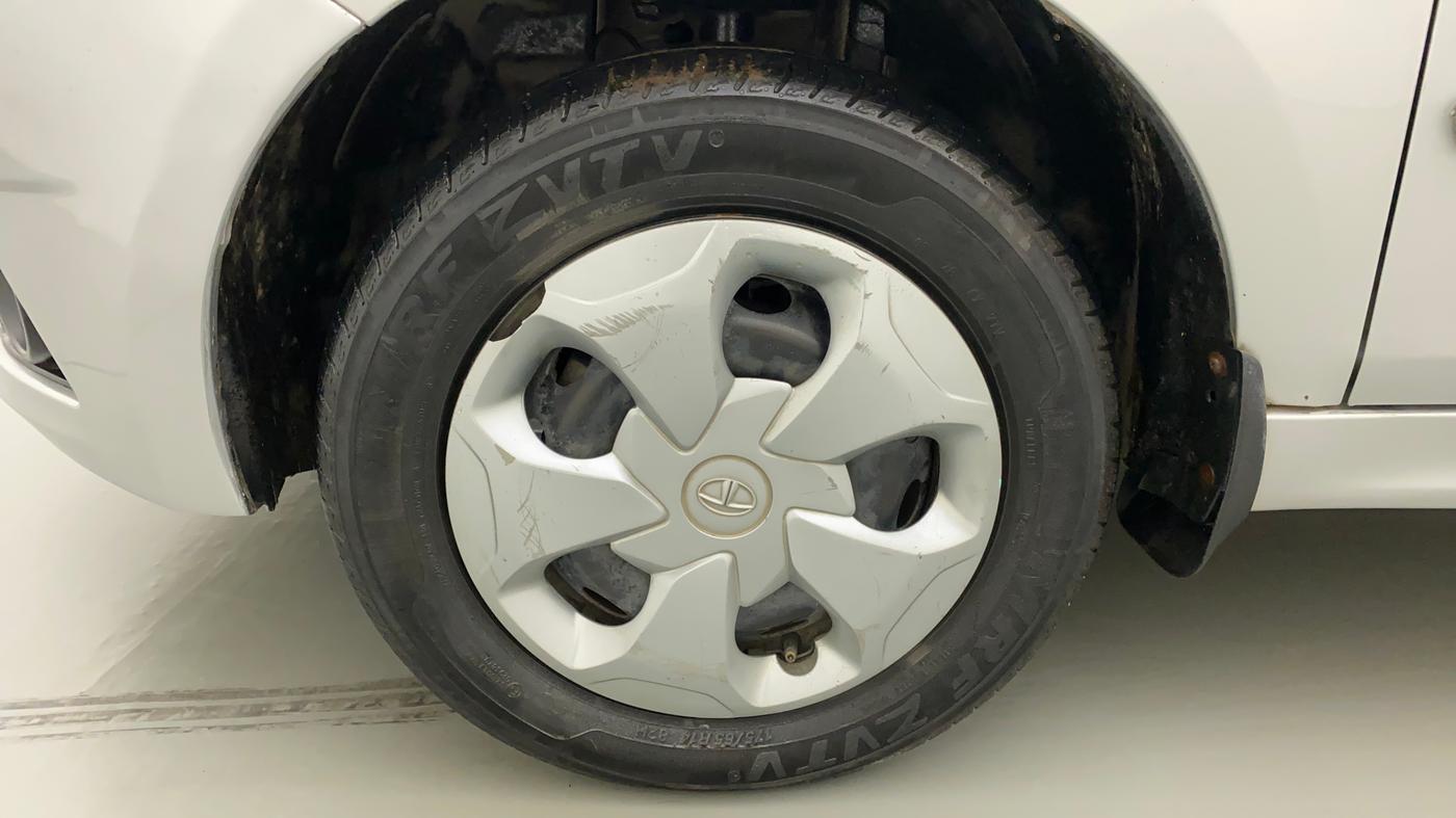 2019 Tata Tiago XT DIESEL, Diesel, Manual, 74,750 km, Left Front Wheel