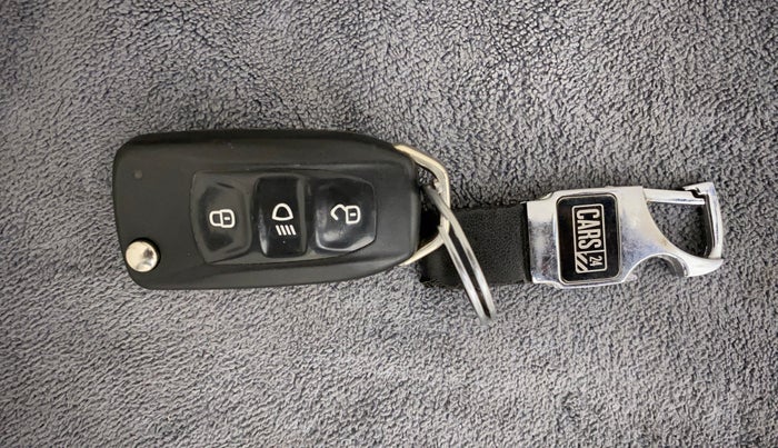 2019 Tata Tiago XT DIESEL, Diesel, Manual, 74,750 km, Key Close Up