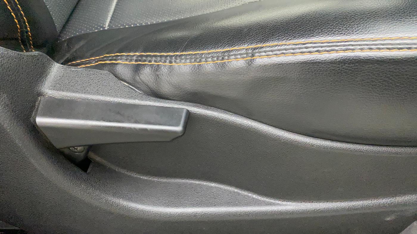 2019 Tata Tiago XT DIESEL, Diesel, Manual, 74,750 km, Driver Side Adjustment Panel