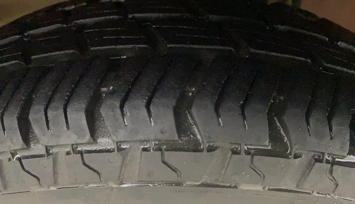 2017 Maruti Alto 800 VXI O, Petrol, Manual, 8,804 km, Left Front Tyre Tread