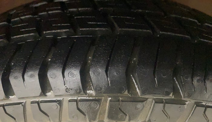 2017 Maruti Alto 800 VXI O, Petrol, Manual, 8,804 km, Right Front Tyre Tread
