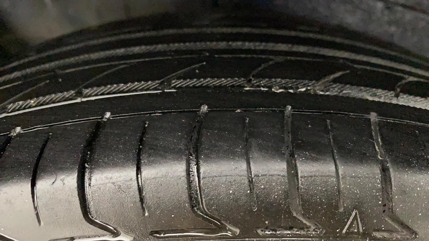 2015 Maruti Wagon R Stingray VXI, Petrol, Manual, 52,524 km, Right Rear Tyre Tread
