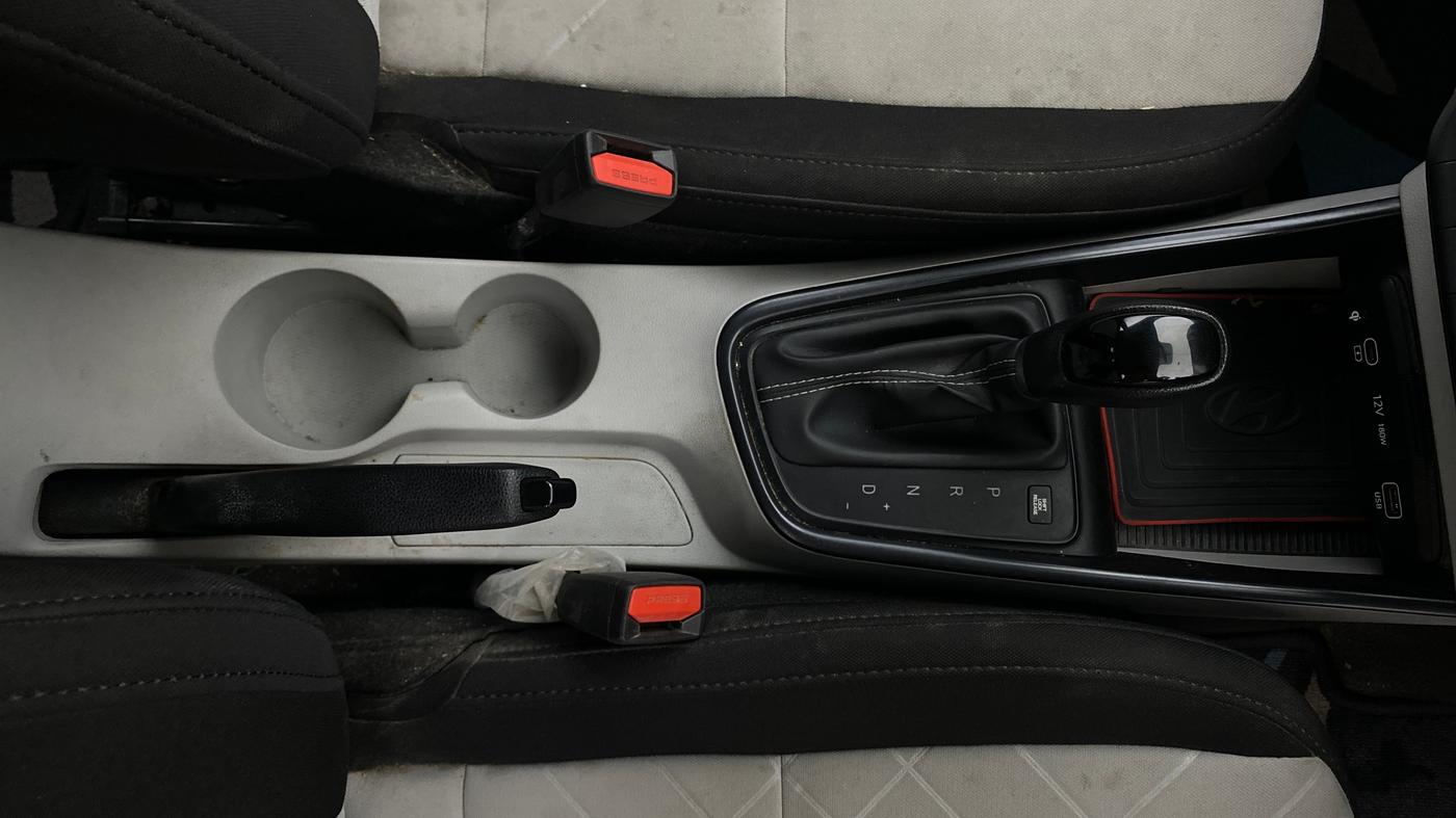 2024 Hyundai NEW I20 Sportz (O) 1.2 IVT, Petrol, Automatic, 35,276 km, Gear Lever