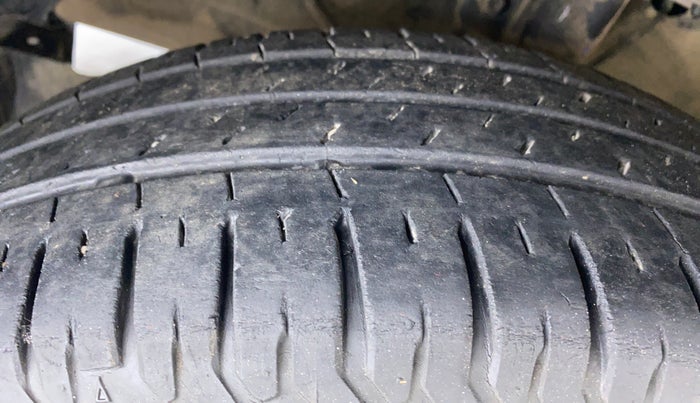 2019 Maruti Dzire ZXI AMT, Petrol, Automatic, 31,142 km, Left Front Tyre Tread