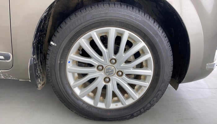 2019 Maruti Dzire ZXI AMT, Petrol, Automatic, 31,142 km, Right Front Wheel