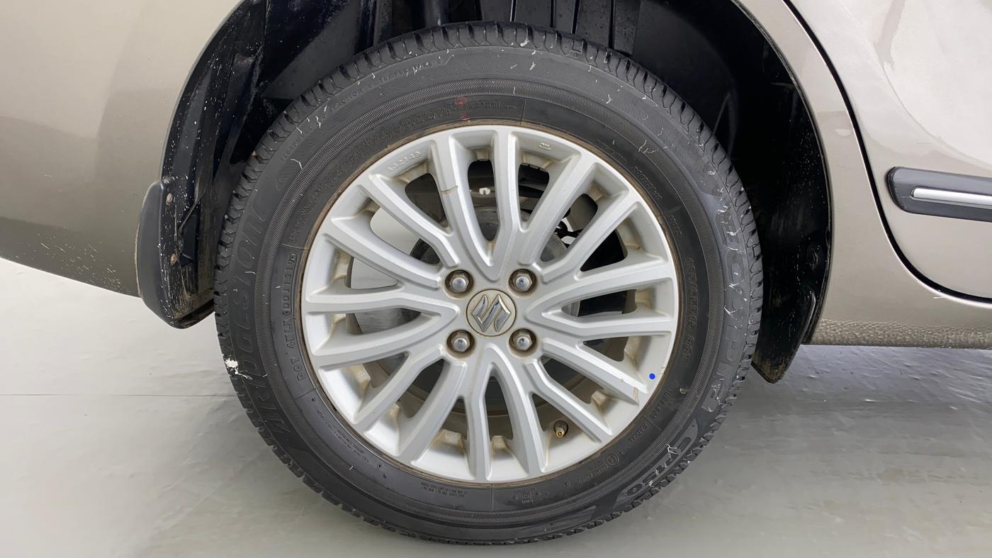 2019 Maruti Dzire ZXI AMT, Petrol, Automatic, 31,142 km, Right Rear Wheel