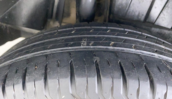 2019 Maruti Dzire ZXI AMT, Petrol, Automatic, 31,142 km, Right Rear Tyre Tread