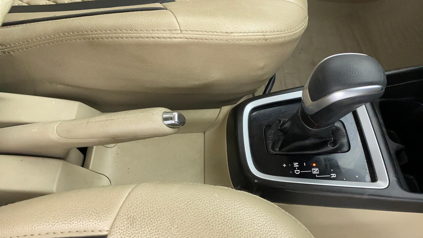 2019 Maruti Dzire ZXI AMT, Petrol, Automatic, 31,142 km, Gear Lever
