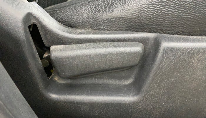 2021 Maruti Alto LXI O, Petrol, Manual, 19,448 km, Driver Side Adjustment Panel