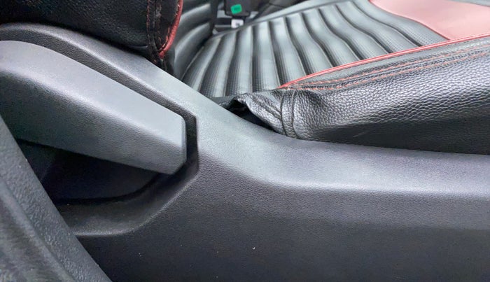 2021 Nissan MAGNITE XL TURBO, Petrol, Manual, 33,239 km, Driver Side Adjustment Panel