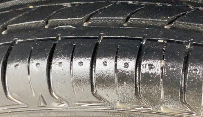 2018 Datsun Redi Go A, Petrol, Manual, 83,349 km, Left Rear Tyre Tread