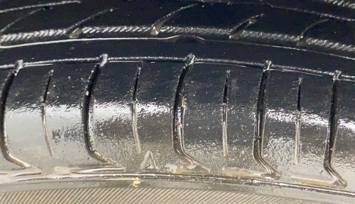 2018 Datsun Redi Go A, Petrol, Manual, 83,349 km, Left Front Tyre Tread