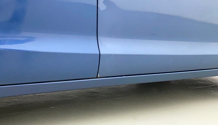 2016 Maruti Baleno DELTA PETROL 1.2, Petrol, Manual, 84,522 km, Right running board - Minor scratches