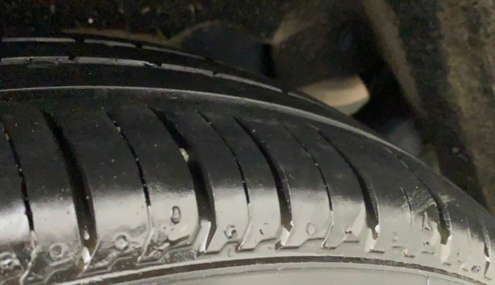 2016 Maruti Baleno DELTA PETROL 1.2, Petrol, Manual, 84,522 km, Right Rear Tyre Tread