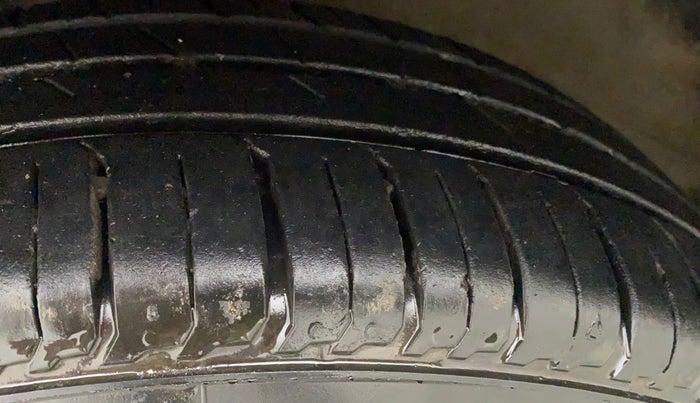 2016 Maruti Baleno DELTA PETROL 1.2, Petrol, Manual, 84,522 km, Left Rear Tyre Tread
