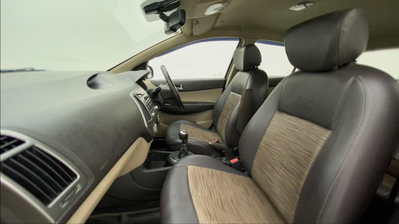 2014 Hyundai i20 ASTA 1.4 CRDI, Diesel, Manual, 65,429 km, Right Side Front Door Cabin