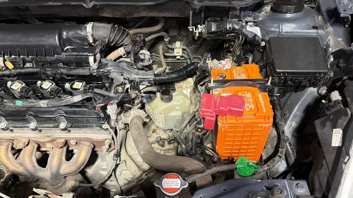 2018 Maruti Dzire VXI AMT, Petrol, Automatic, 58,468 km, Engine View - Left