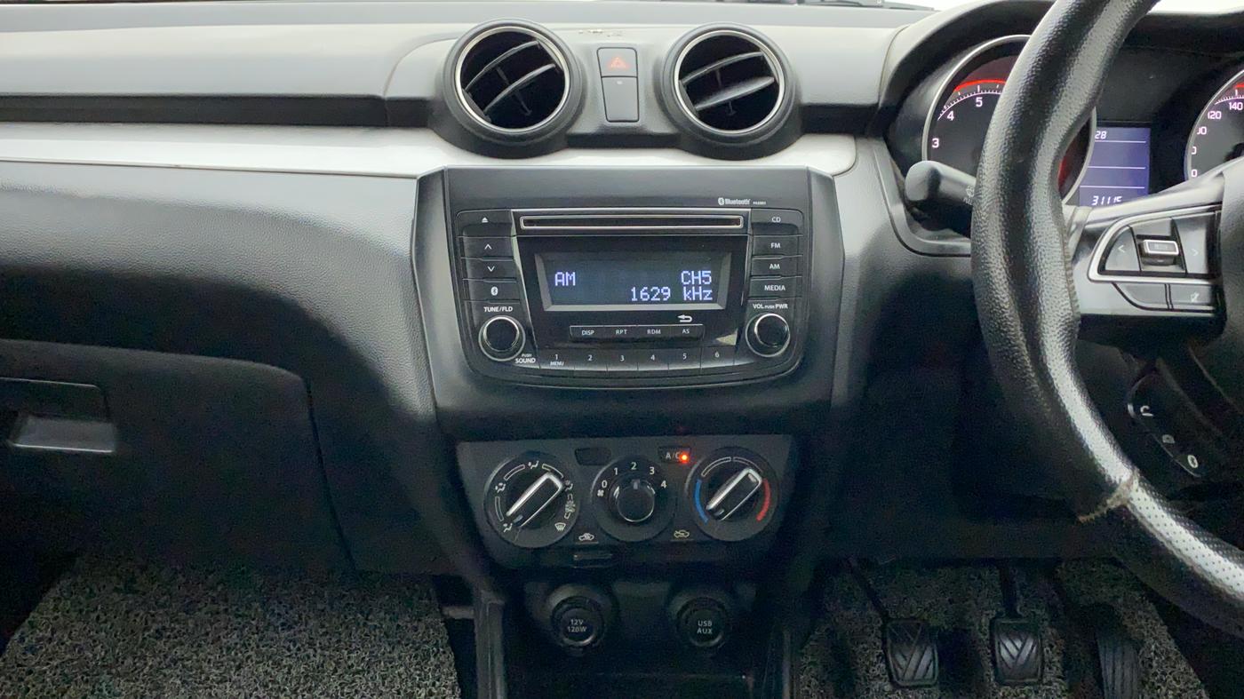 2018 Maruti Swift VXI D, Petrol, Manual, 31,342 km, Air Conditioner