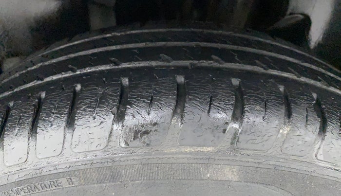 2018 Maruti Swift VXI D, Petrol, Manual, 31,342 km, Left Rear Tyre Tread