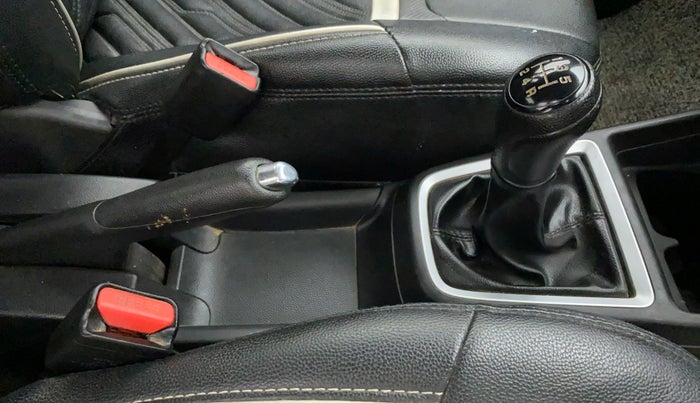 2018 Maruti Swift VXI D, Petrol, Manual, 31,342 km, Gear Lever