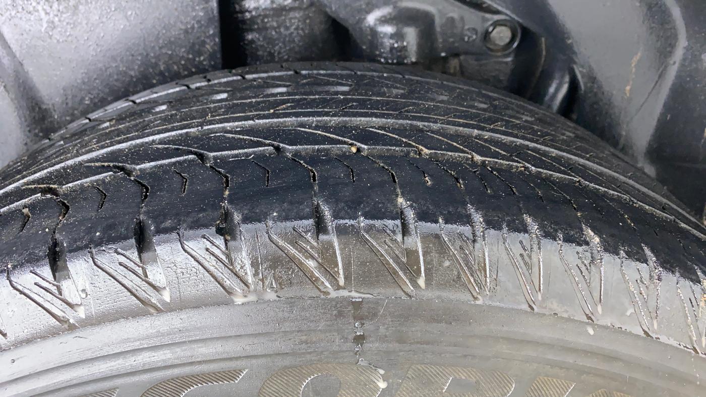 2021 Tata Safari XZA+  KRYOTEC, Diesel, Automatic, 16,533 km, Right Rear Tyre Tread