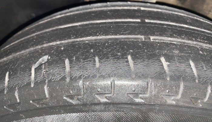 2019 Maruti IGNIS DELTA 1.2 AMT, Petrol, Automatic, 61,737 km, Left Front Tyre Tread