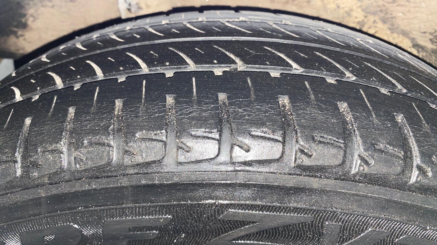 2019 Maruti IGNIS DELTA 1.2 AMT, Petrol, Automatic, 61,737 km, Right Rear Tyre Tread