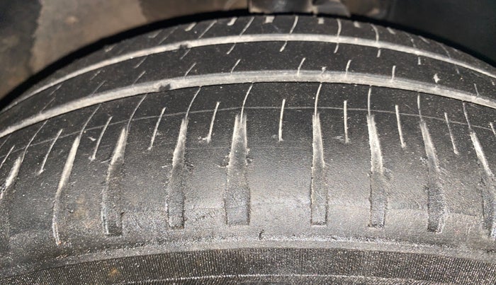 2019 Maruti IGNIS DELTA 1.2 AMT, Petrol, Automatic, 61,737 km, Right Front Tyre Tread