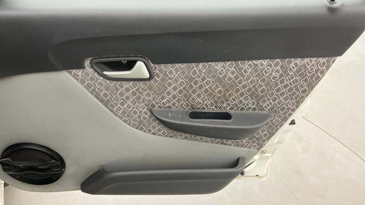 2018 Maruti Alto 800 LXI, Petrol, Manual, 21,316 km, Driver Side Door Panels Control