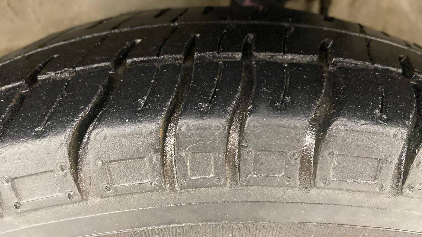 2018 Maruti Alto 800 LXI, Petrol, Manual, 21,316 km, Left Front Tyre Tread