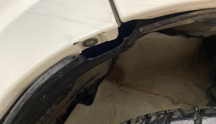 2018 Maruti Alto 800 LXI, Petrol, Manual, 21,316 km, Left fender - Lining loose