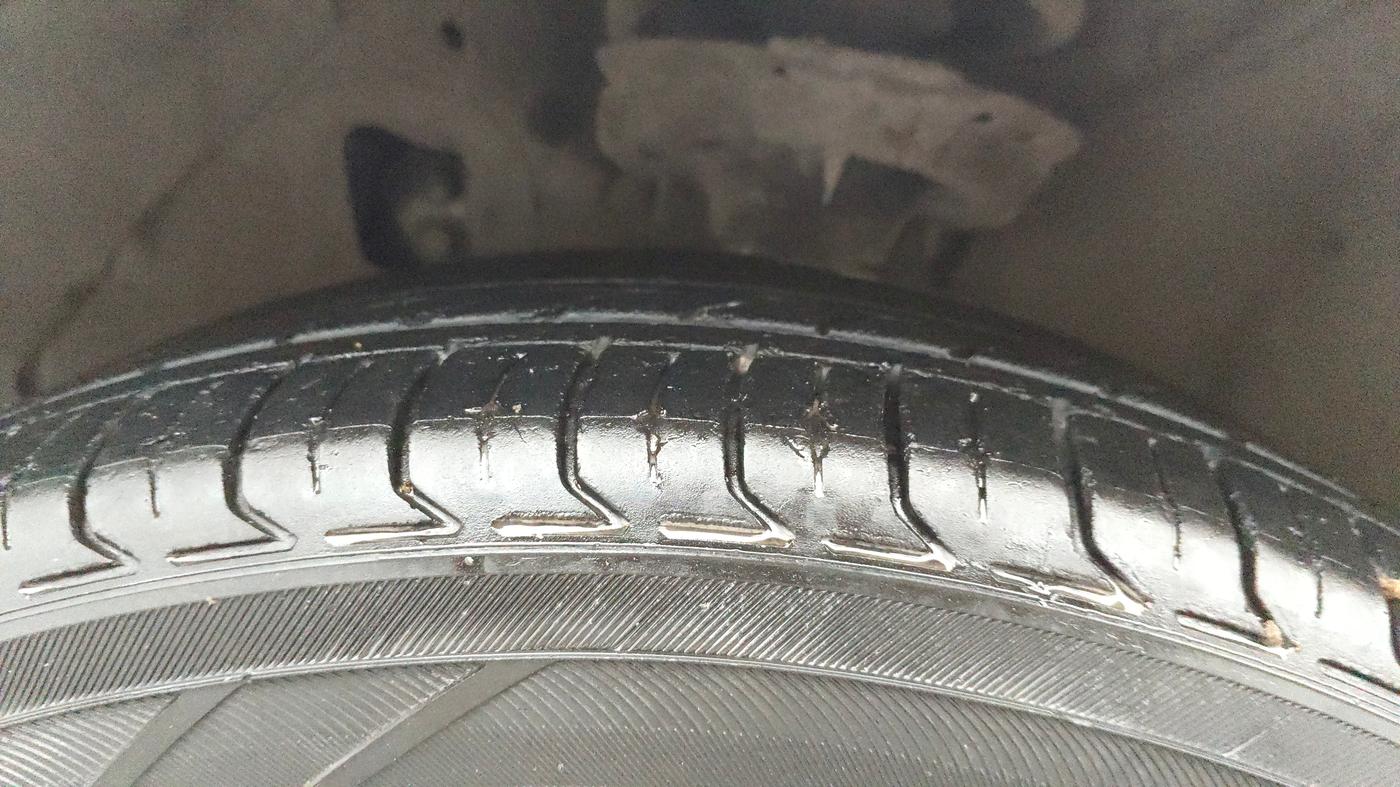 2017 Hyundai Verna 1.6 VTVT SX, Petrol, Manual, 82,518 km, Left Front Tyre Tread