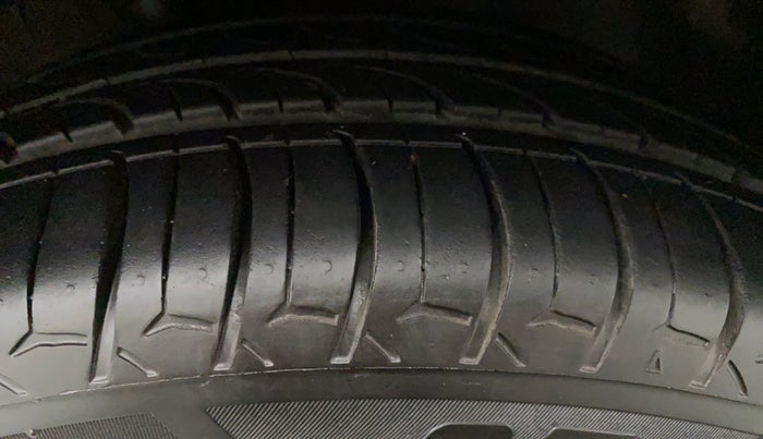 2021 Hyundai Verna SX (O) 1.5 CRDI, Diesel, Manual, 49,462 km, Left Front Tyre Tread