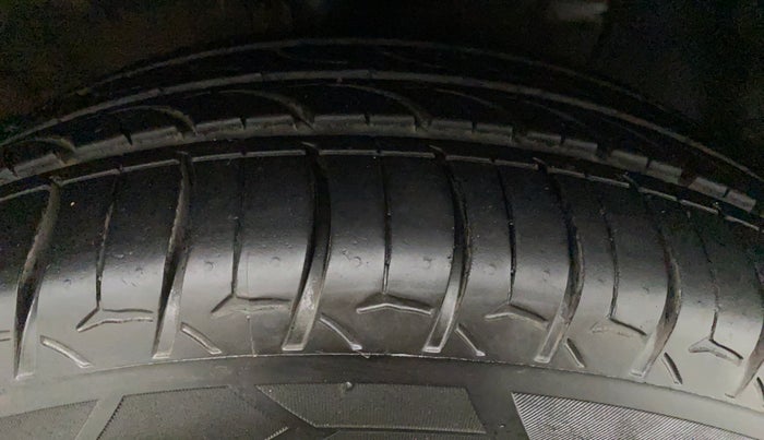2021 Hyundai Verna SX (O) 1.5 CRDI, Diesel, Manual, 49,462 km, Right Front Tyre Tread