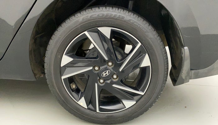 2021 Hyundai Verna SX (O) 1.5 CRDI, Diesel, Manual, 49,462 km, Left Rear Wheel